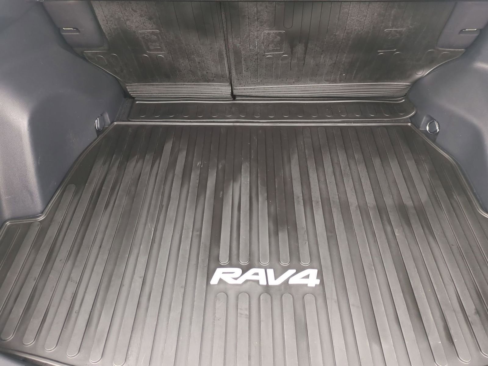 Thumbnail: 2023 Toyota RAV4 - 32