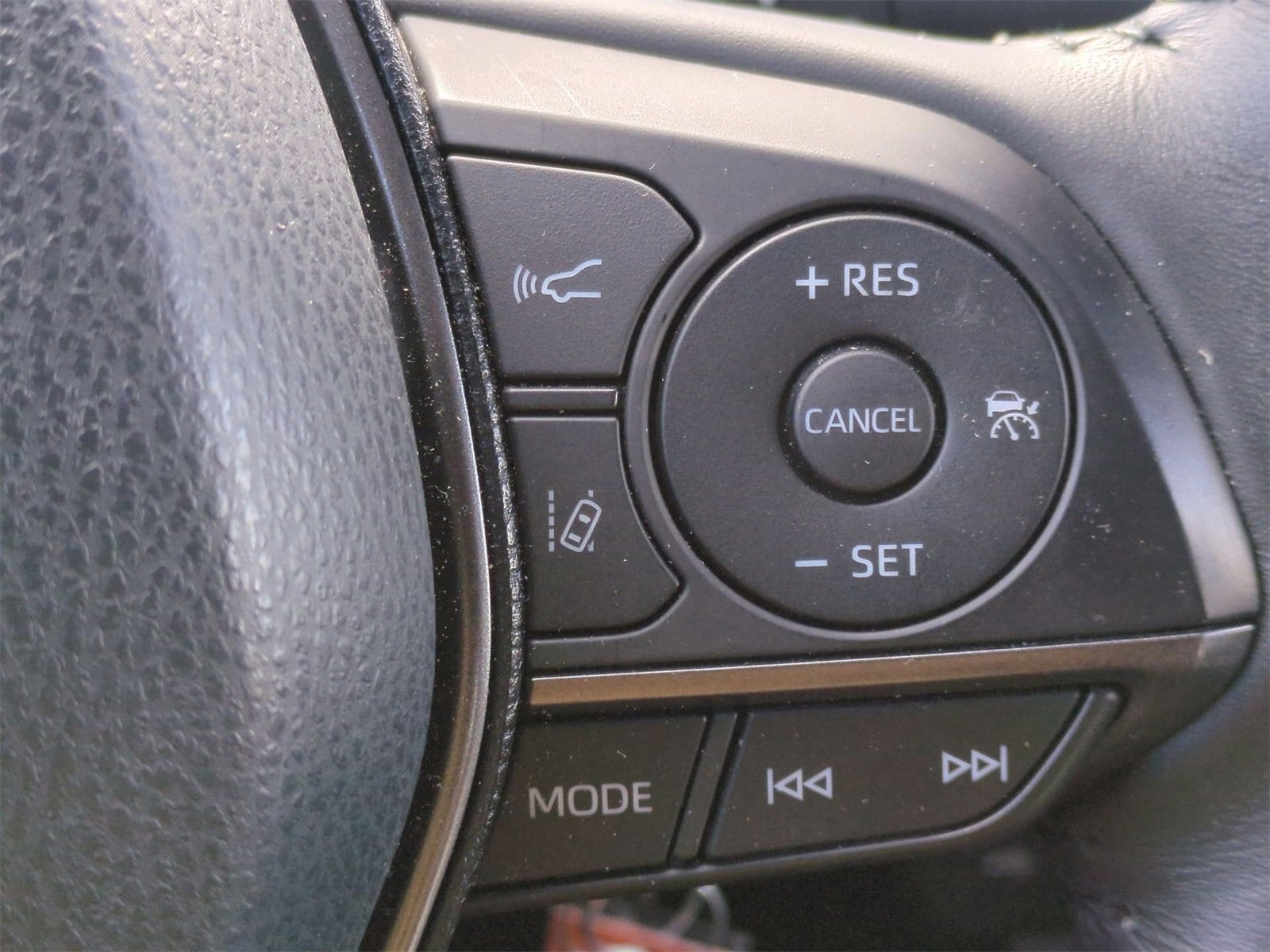 Thumbnail: 2023 Toyota Camry - 23