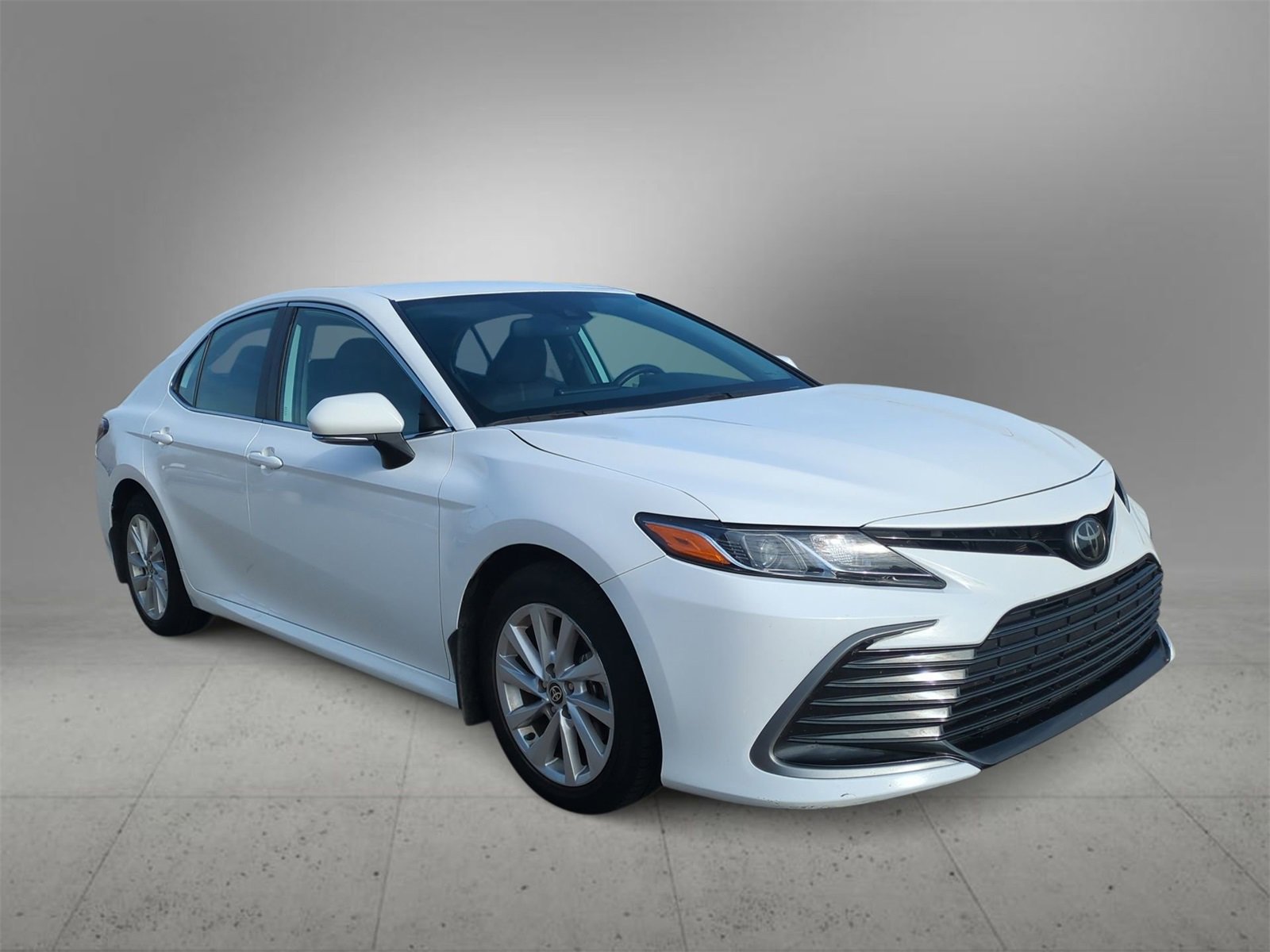 2023 Toyota Camry LE photo 2
