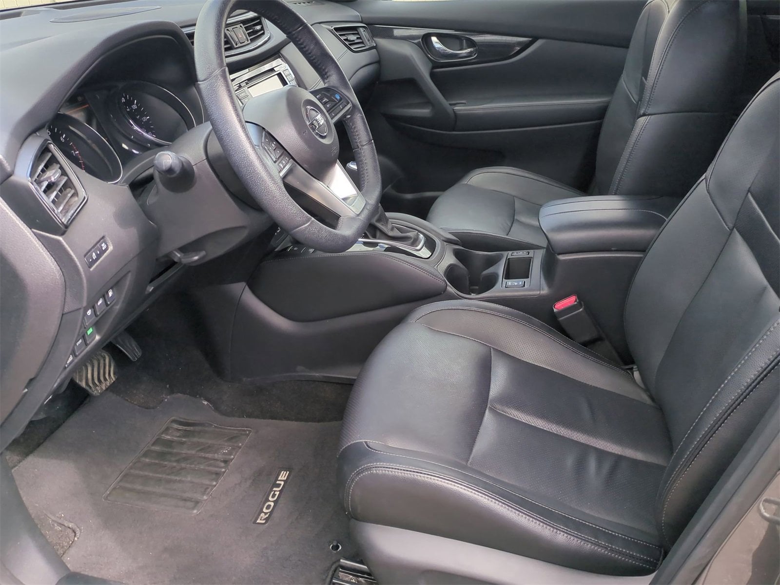 Thumbnail: 2019 Nissan Rogue - 16