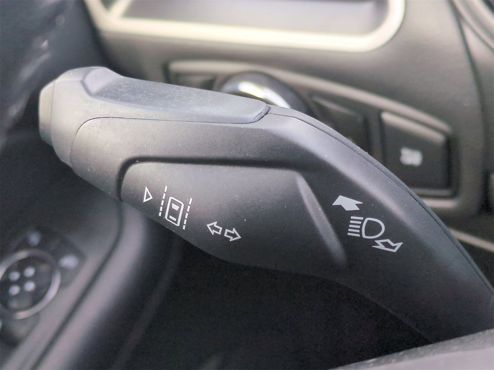 Thumbnail: 2023 Ford Edge - 26