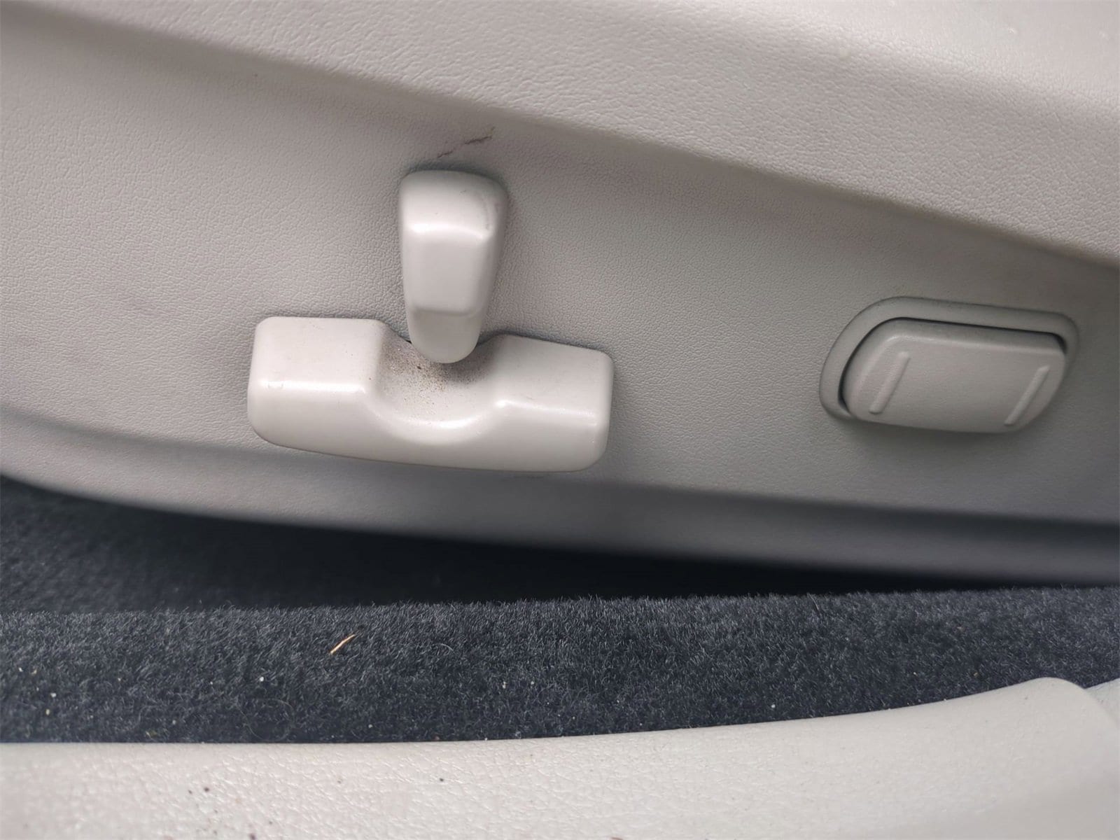 Thumbnail: 2012 Subaru Outback - 17