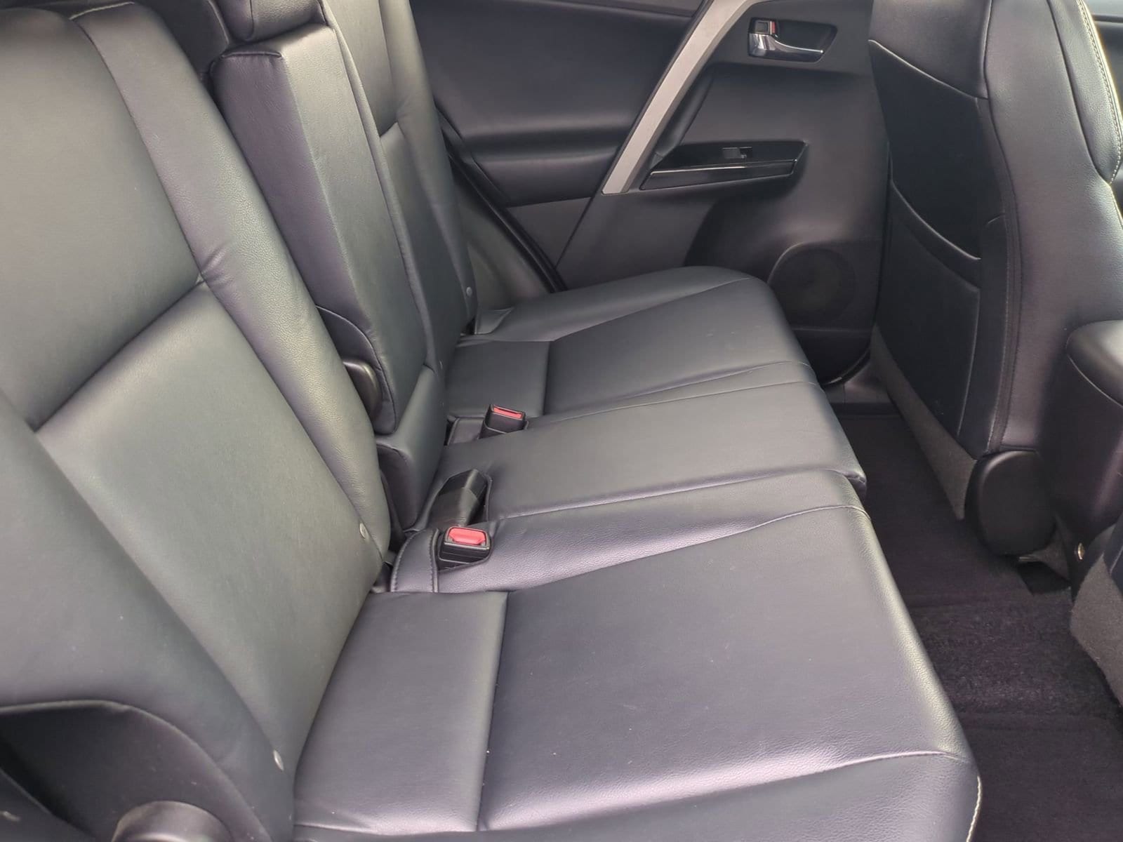 Thumbnail: 2017 Toyota RAV4 - 21