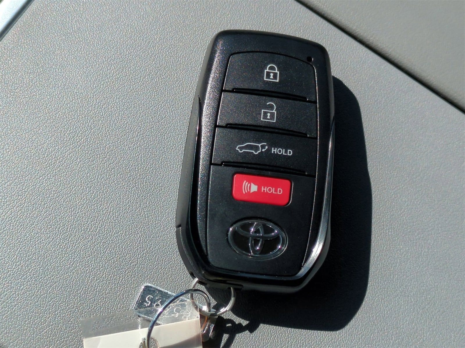 Thumbnail: 2025 Toyota Highlander - 38