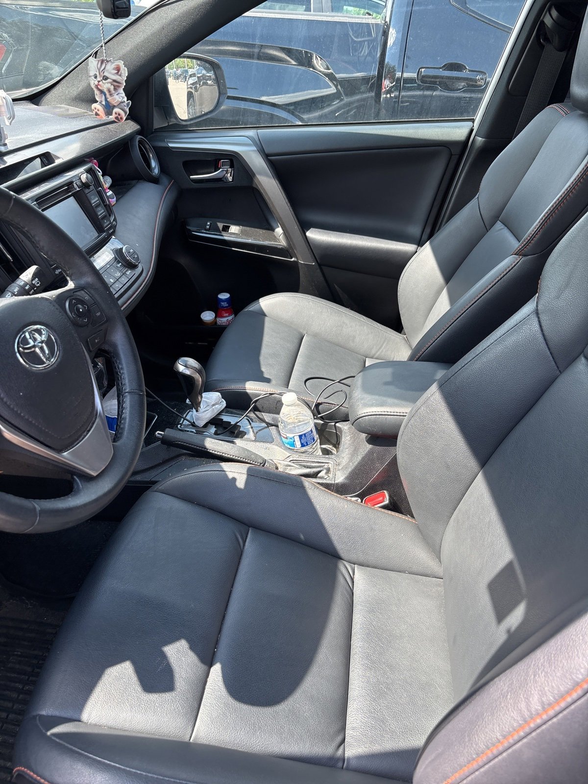 Thumbnail: 2017 Toyota RAV4 - 12