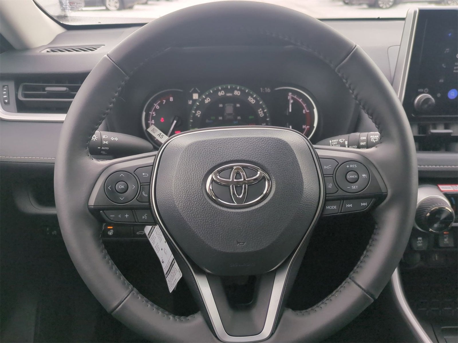 Thumbnail: 2025 Toyota RAV4 - 24