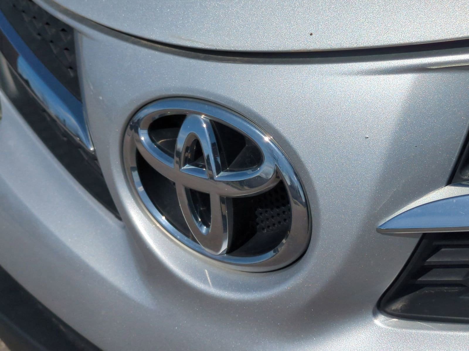 Thumbnail: 2015 Toyota RAV4 - 12