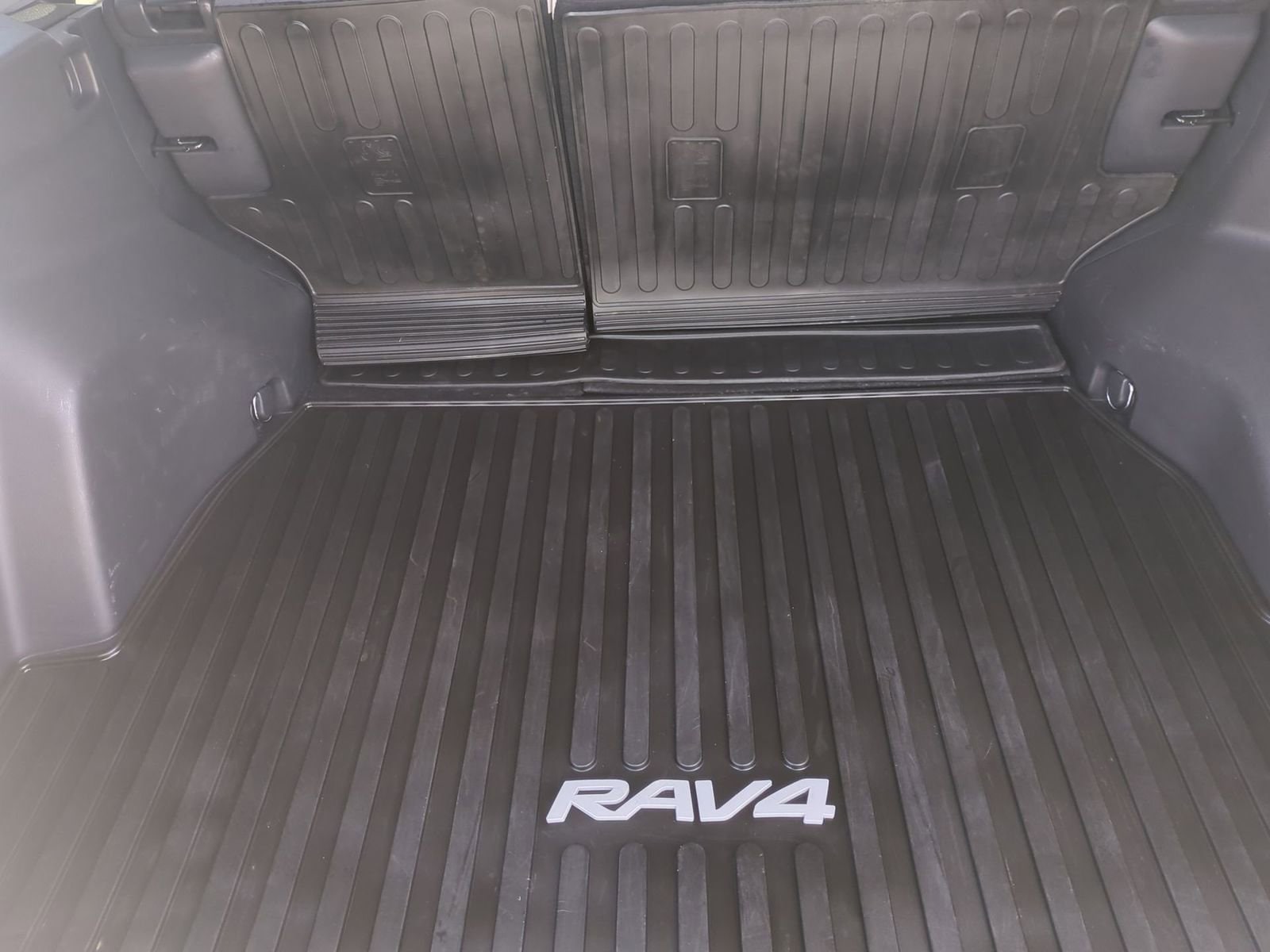 Thumbnail: 2022 Toyota RAV4 - 34