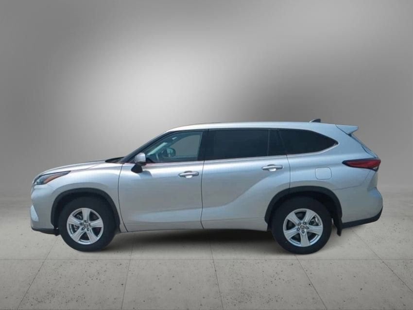 Thumbnail: 2022 Toyota Highlander - 5