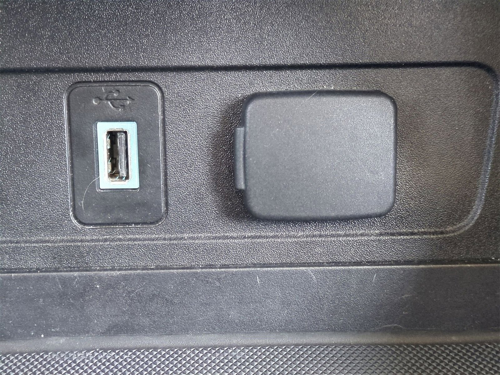 Thumbnail: 2018 Ford Escape - 30