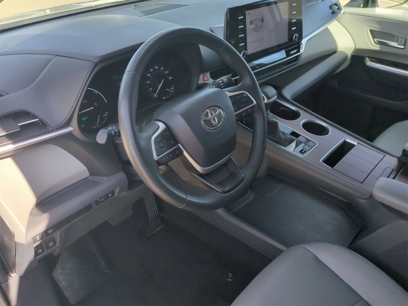 Thumbnail: 2024 Toyota Sienna - 10