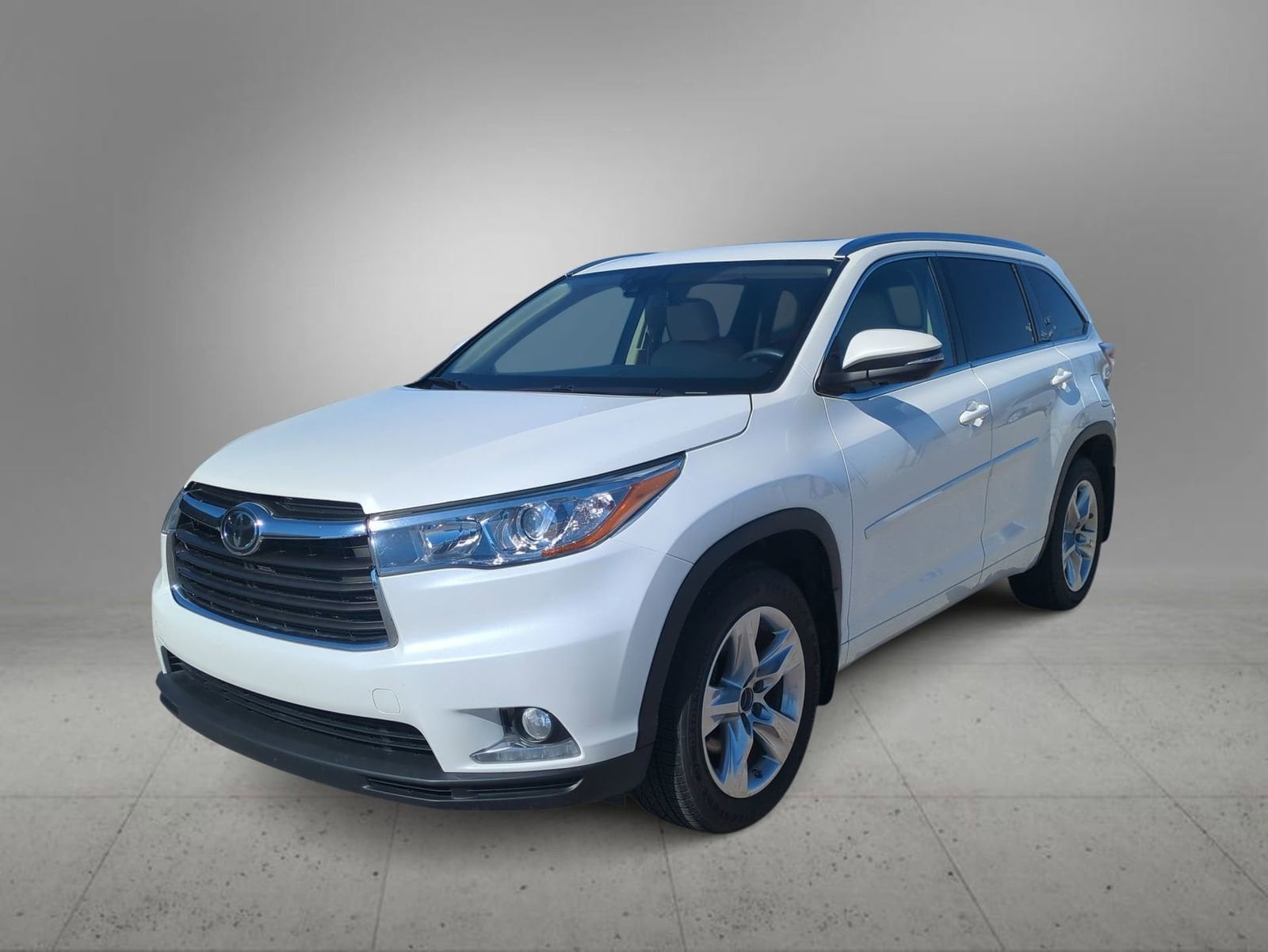 Thumbnail: 2016 Toyota Highlander - 4