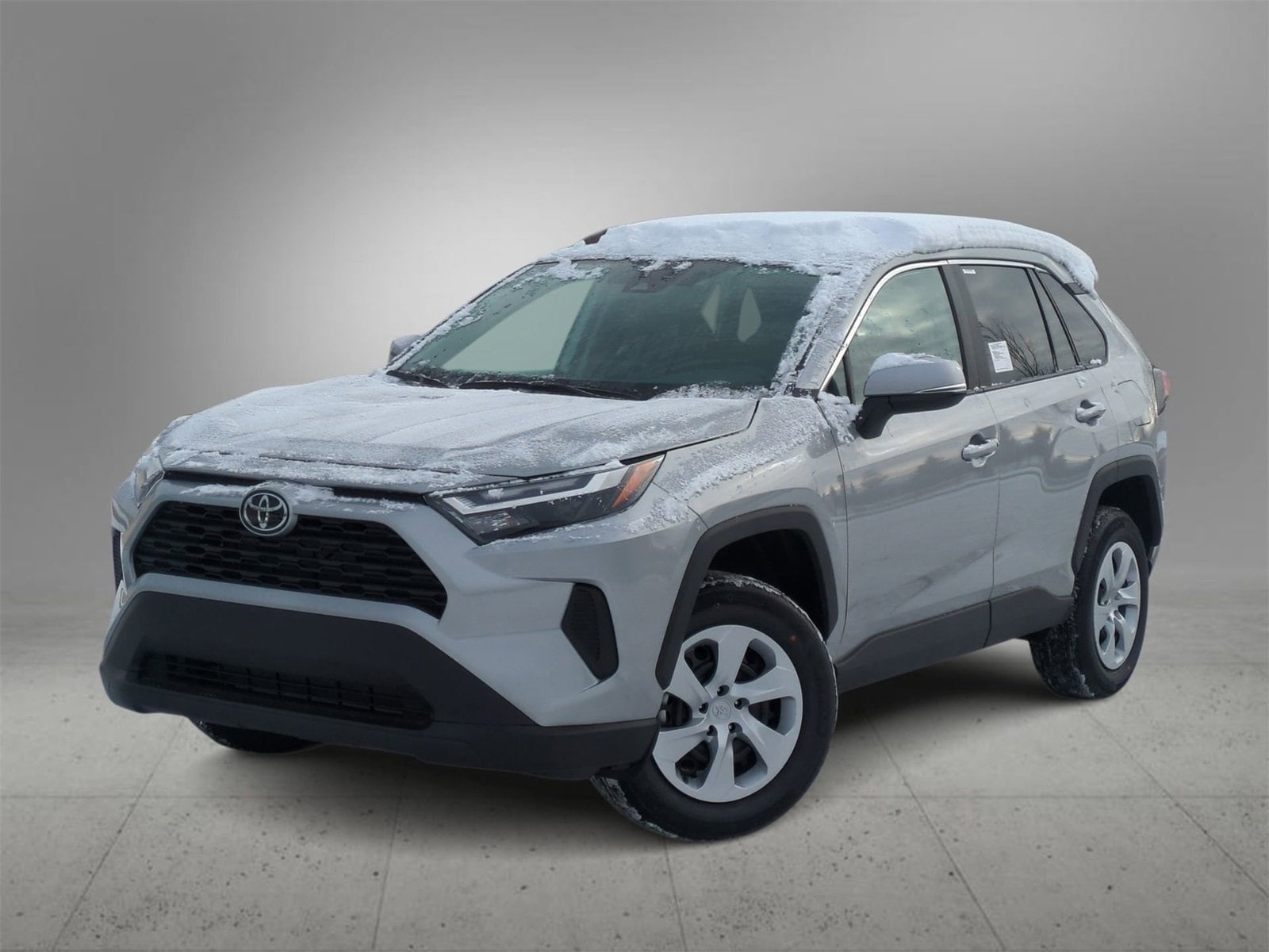 2025 Toyota RAV4 LE's photo