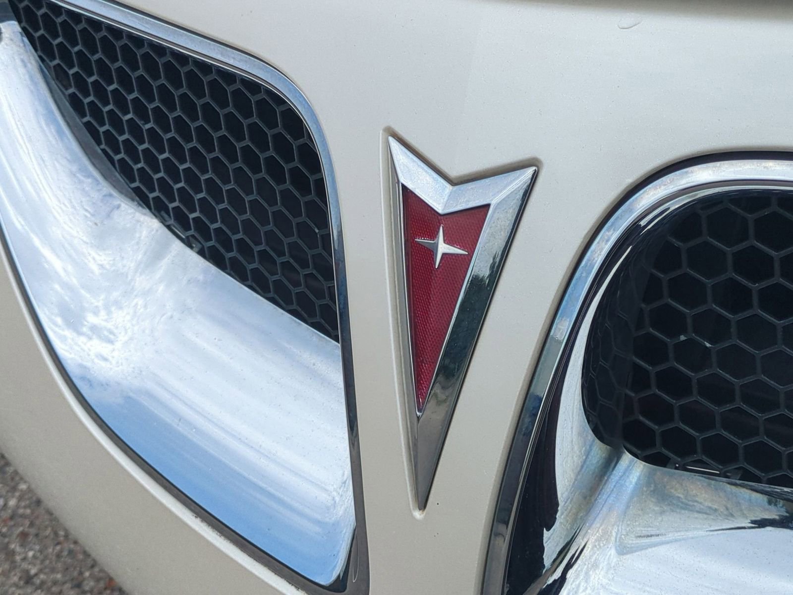 Thumbnail: 2009 Pontiac G6 - 12