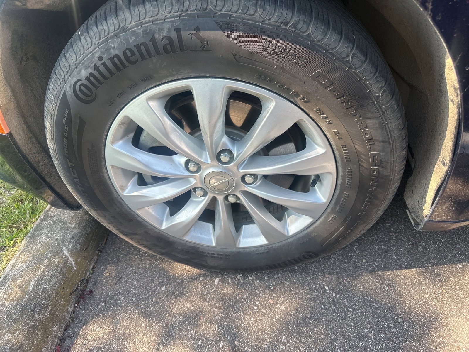 Thumbnail: 2018 Chrysler Pacifica - 6