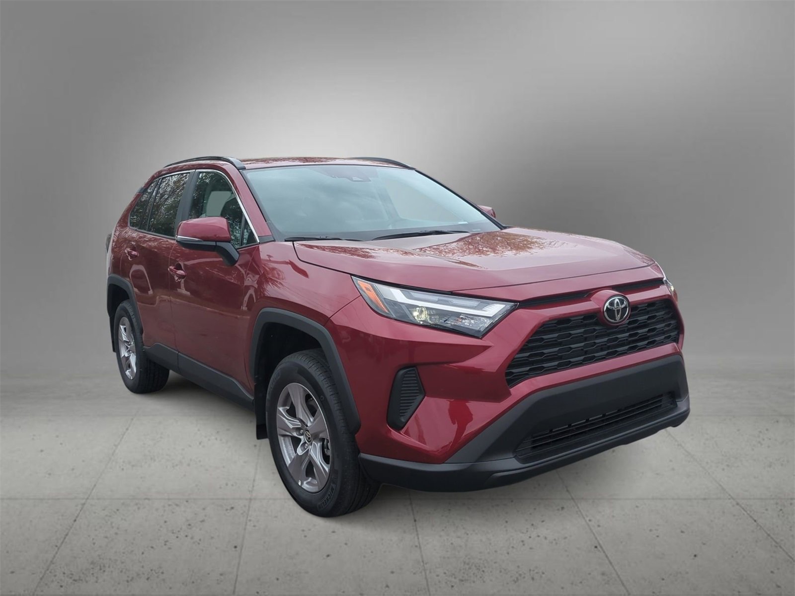 2025 Toyota RAV4 XLE photo 2