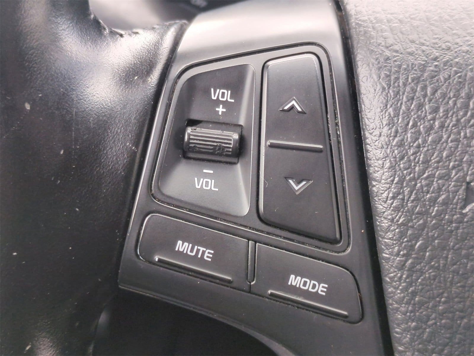 Thumbnail: 2014 Kia Sorento - 23