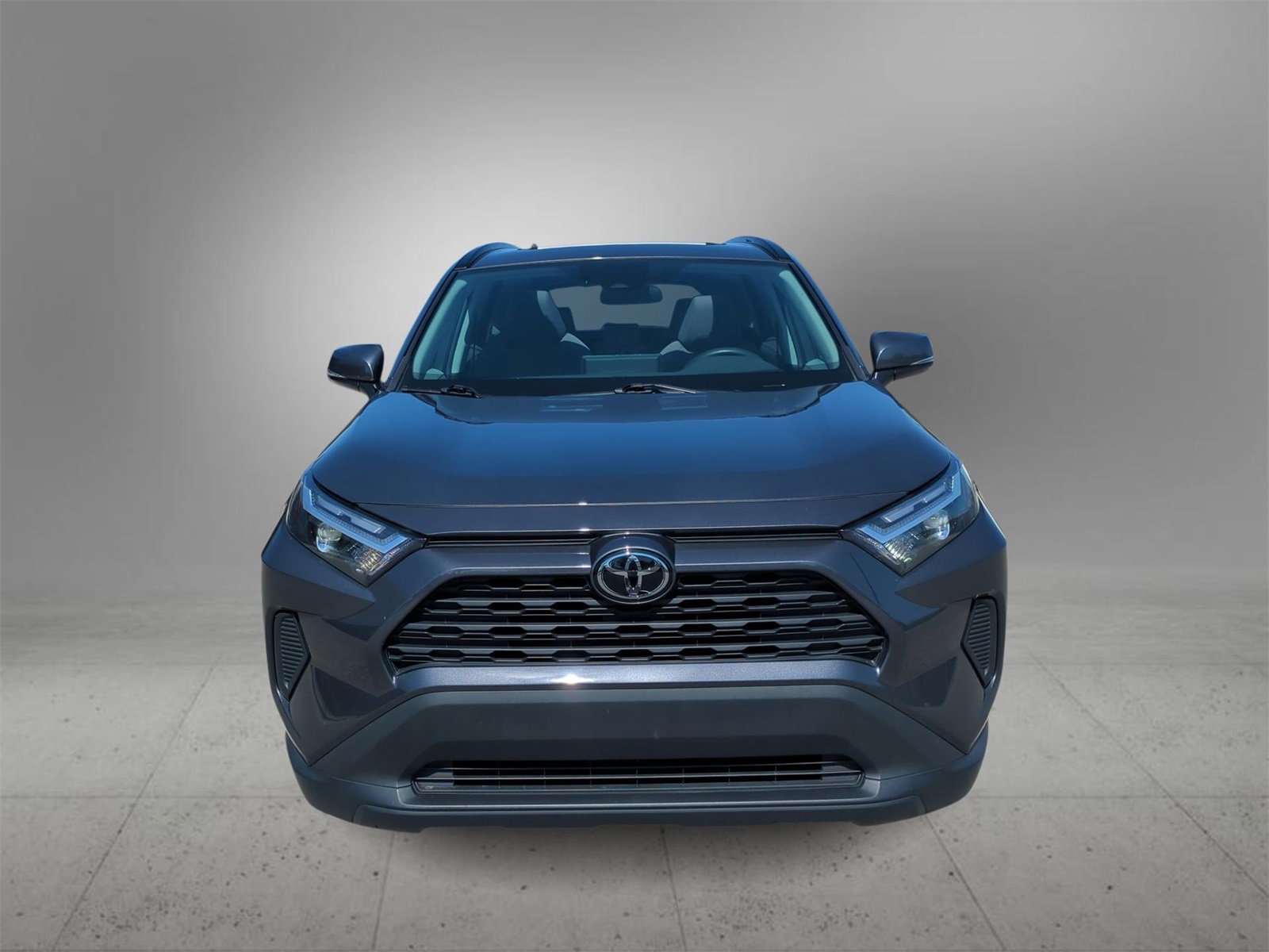 2022 Toyota RAV4 XLE photo 2
