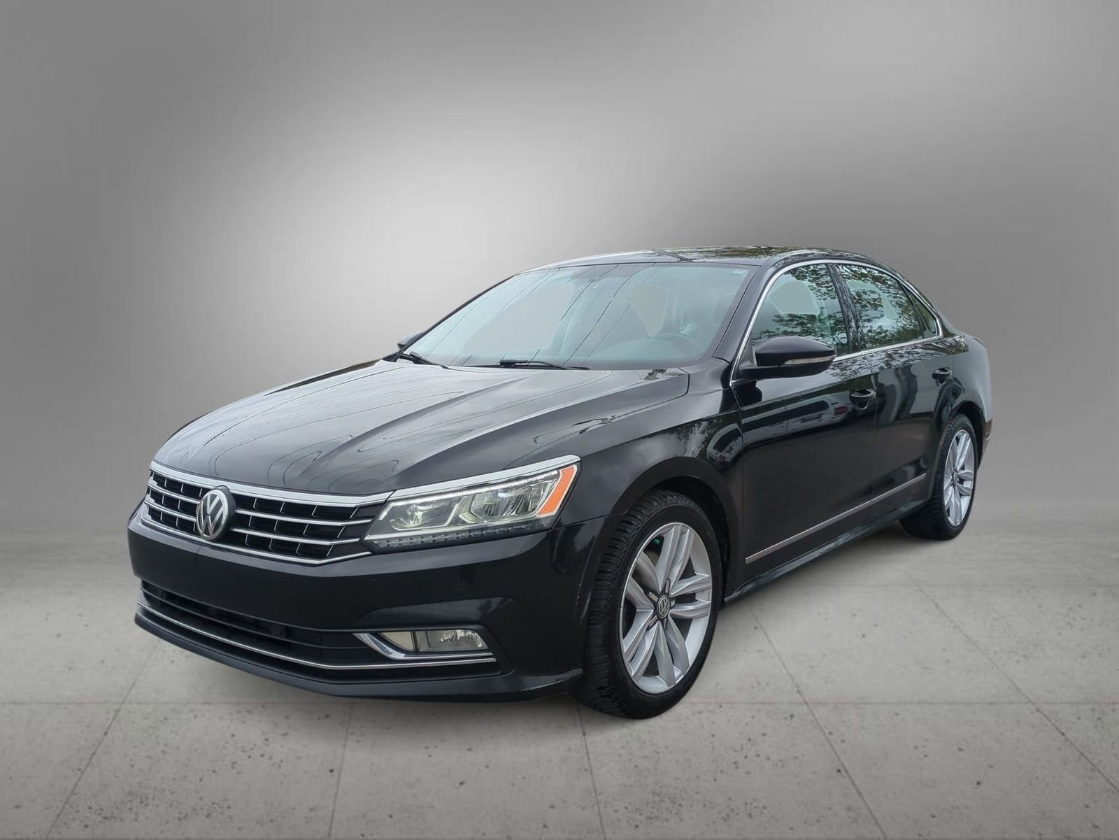 Thumbnail: 2017 Volkswagen Passat - 4