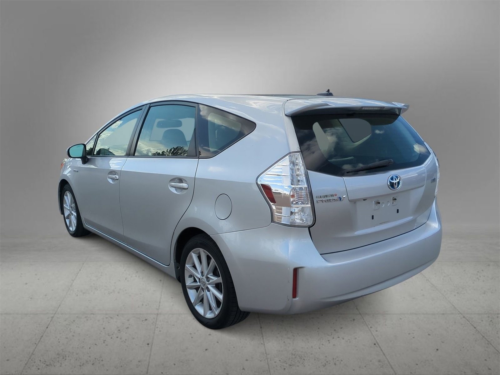 Thumbnail: 2014 Toyota Prius v - 6