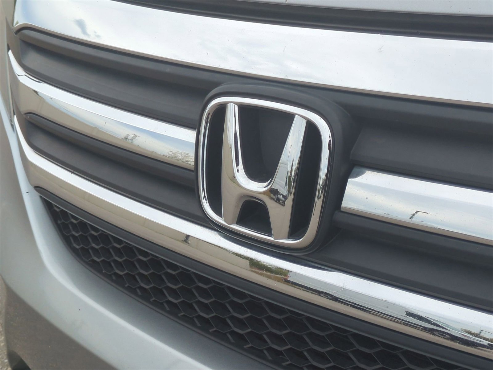 Thumbnail: 2018 Honda Pilot - 12