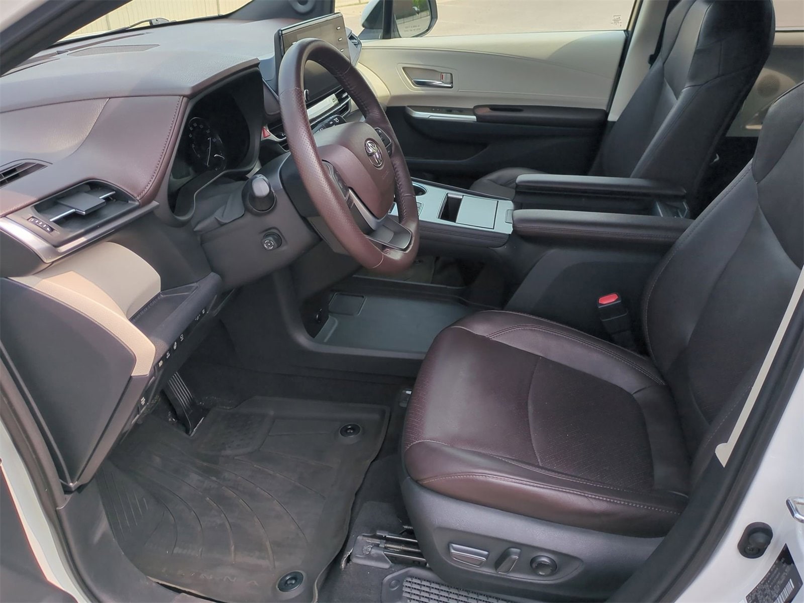 2021 Toyota Sienna Platinum 16