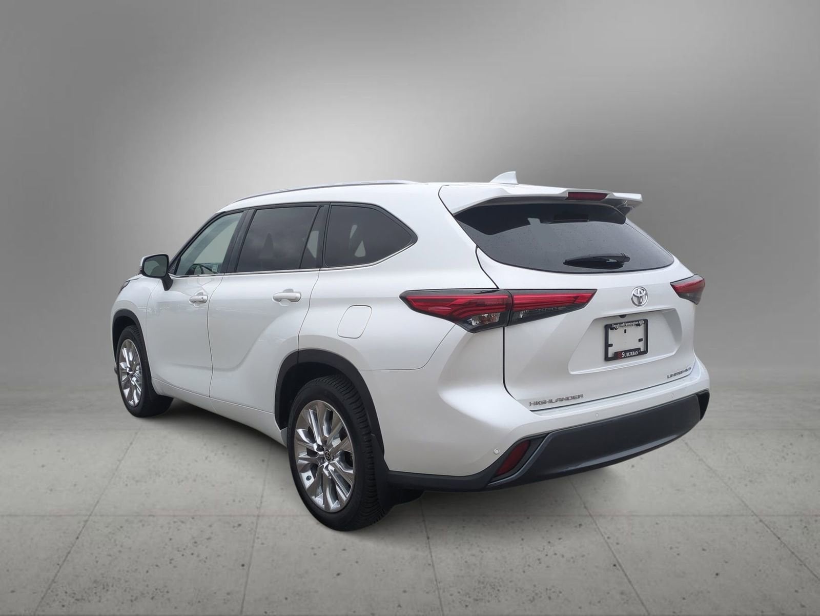Thumbnail: 2023 Toyota Highlander - 6
