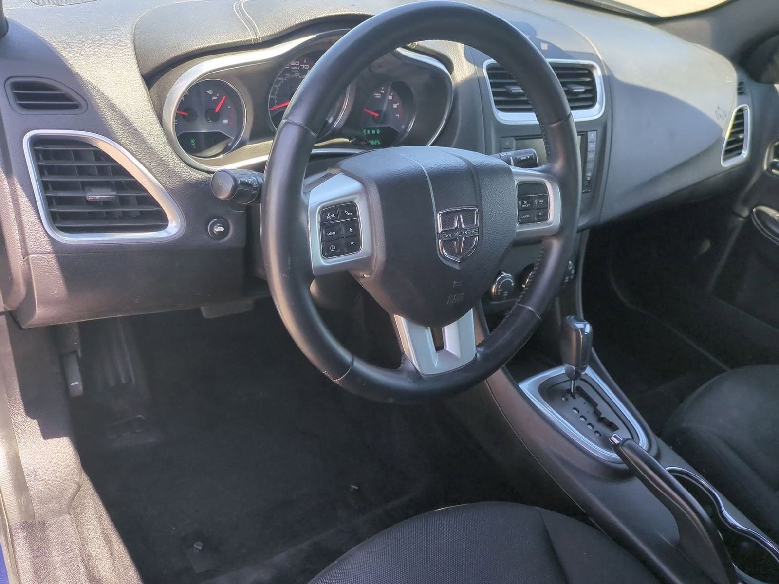 Thumbnail: 2013 Dodge Avenger - 10