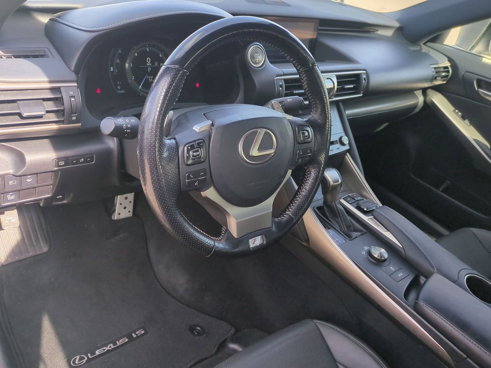 Thumbnail: 2017 Lexus IS - 10