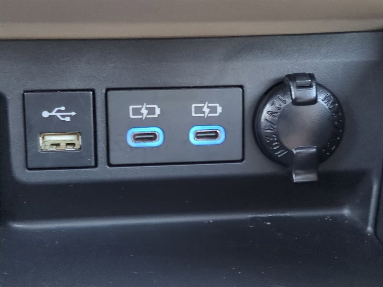 Thumbnail: 2022 Toyota Highlander - 31