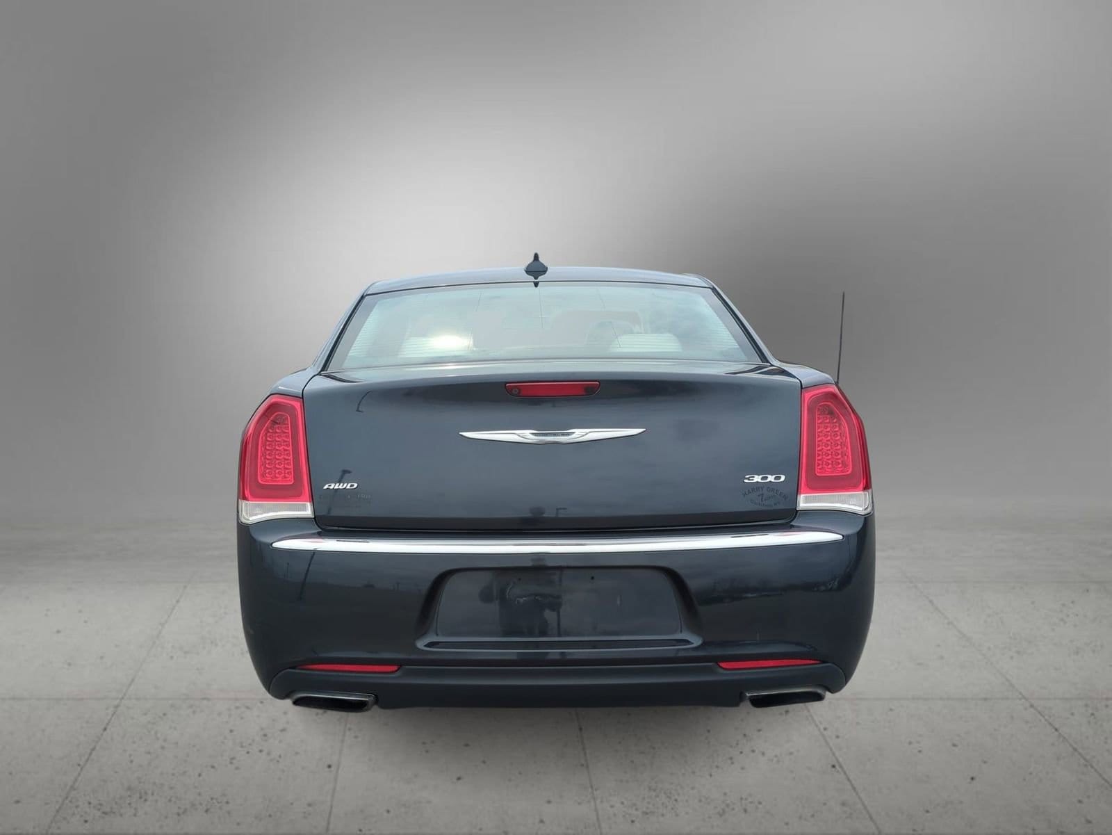 Thumbnail: 2017 Chrysler 300 - 7