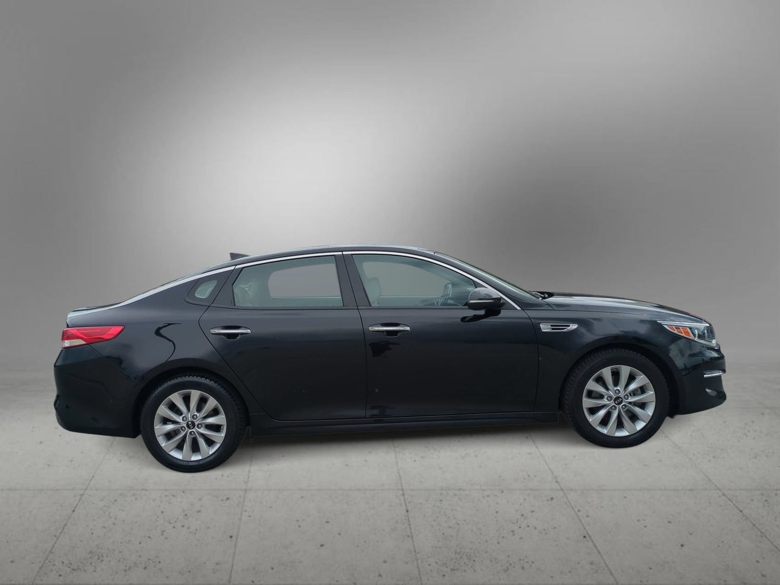 Thumbnail: 2017 Kia Optima - 9
