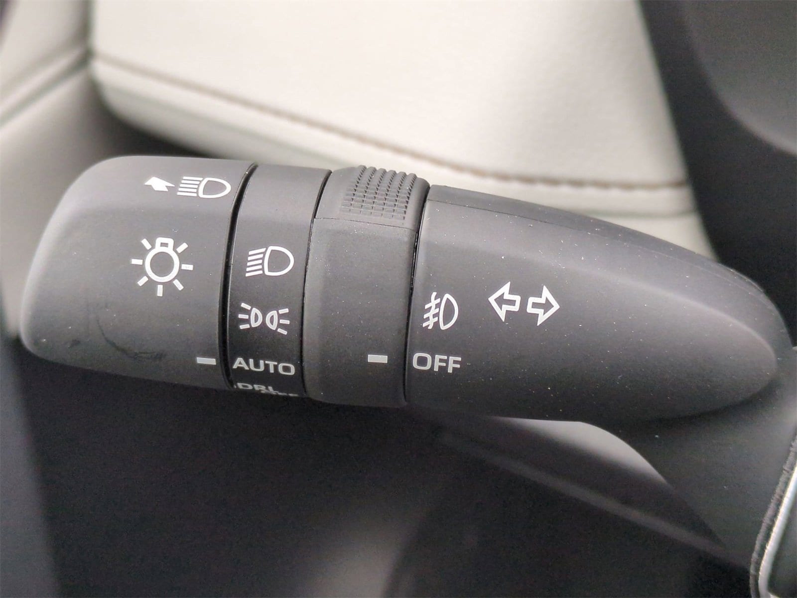 Thumbnail: 2025 Toyota RAV4 - 28