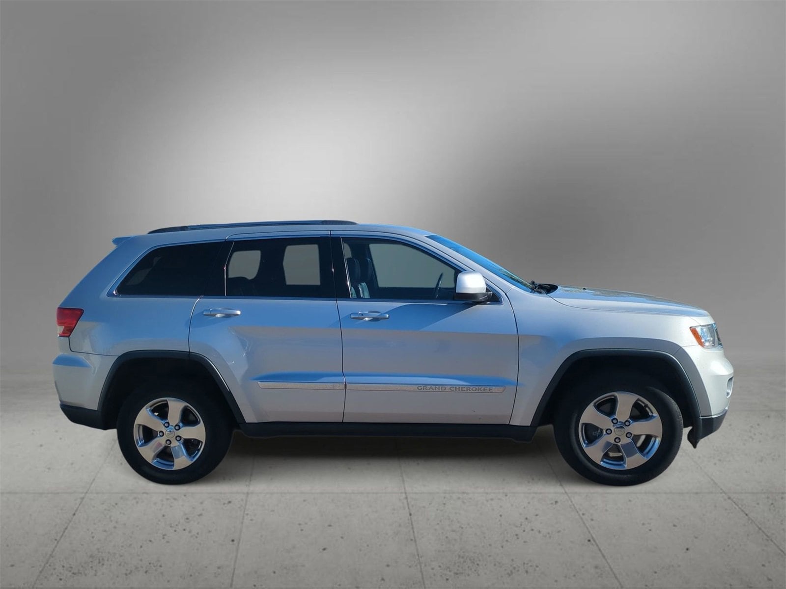 Thumbnail: 2012 Jeep Grand Cherokee - 9