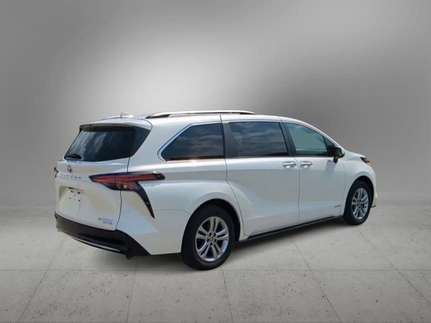2021 Toyota Sienna Platinum 8
