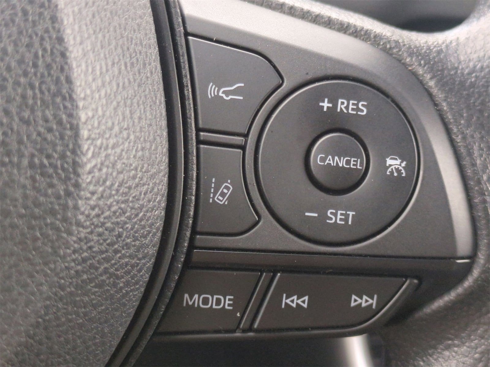 Thumbnail: 2025 Toyota RAV4 - 25