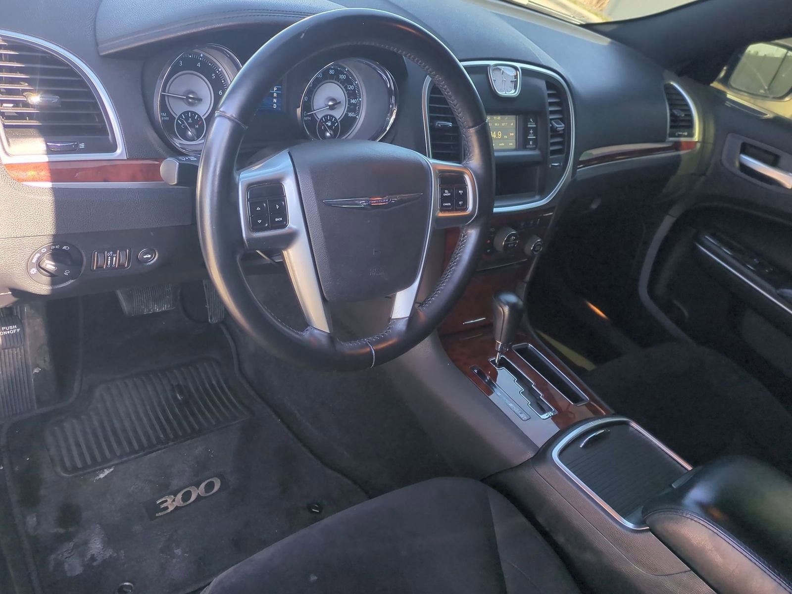 Thumbnail: 2012 Chrysler 300 - 10