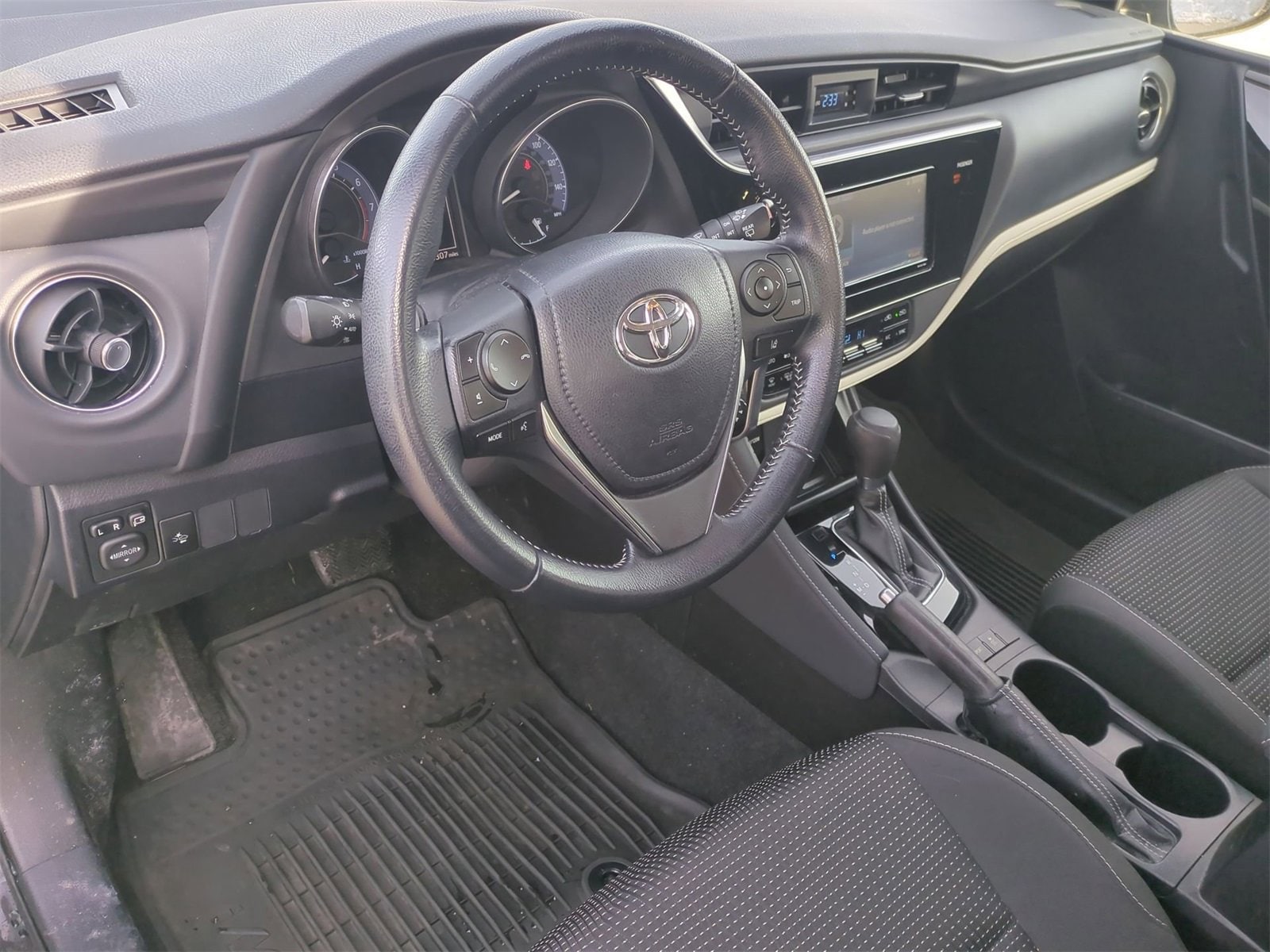 Thumbnail: 2018 Toyota Corolla iM - 10