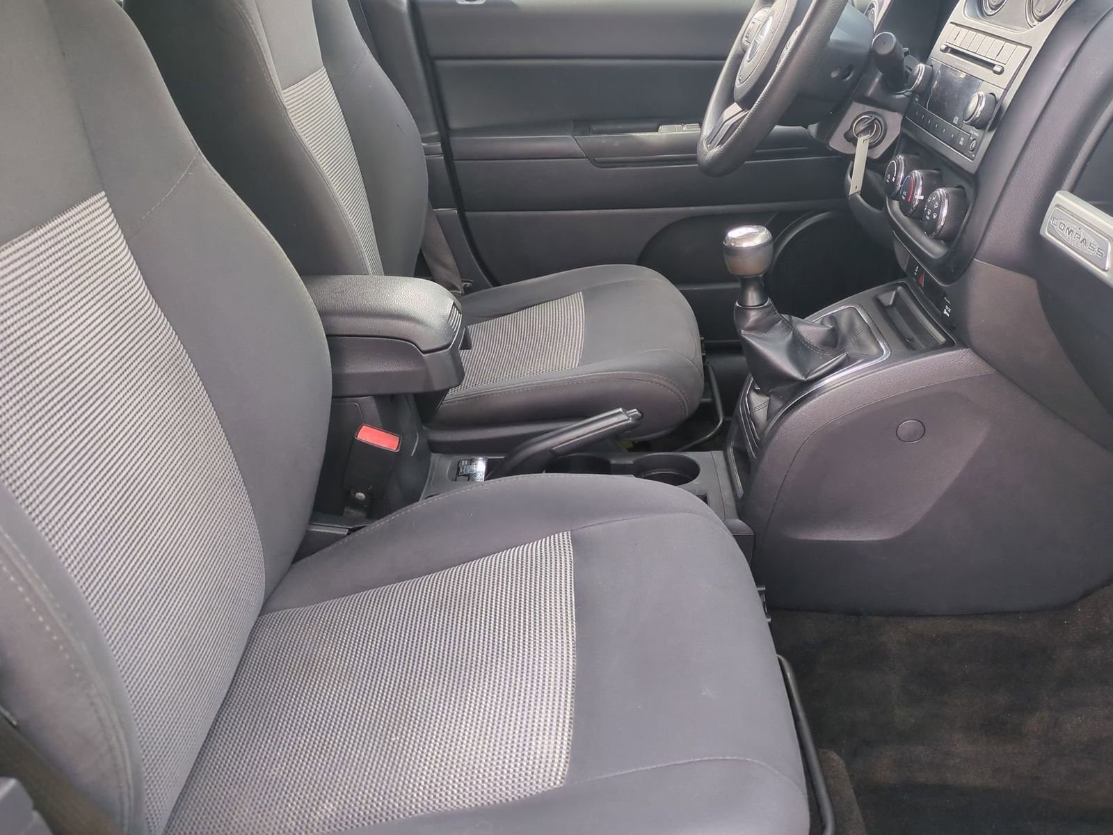 Thumbnail: 2015 Jeep Compass - 21