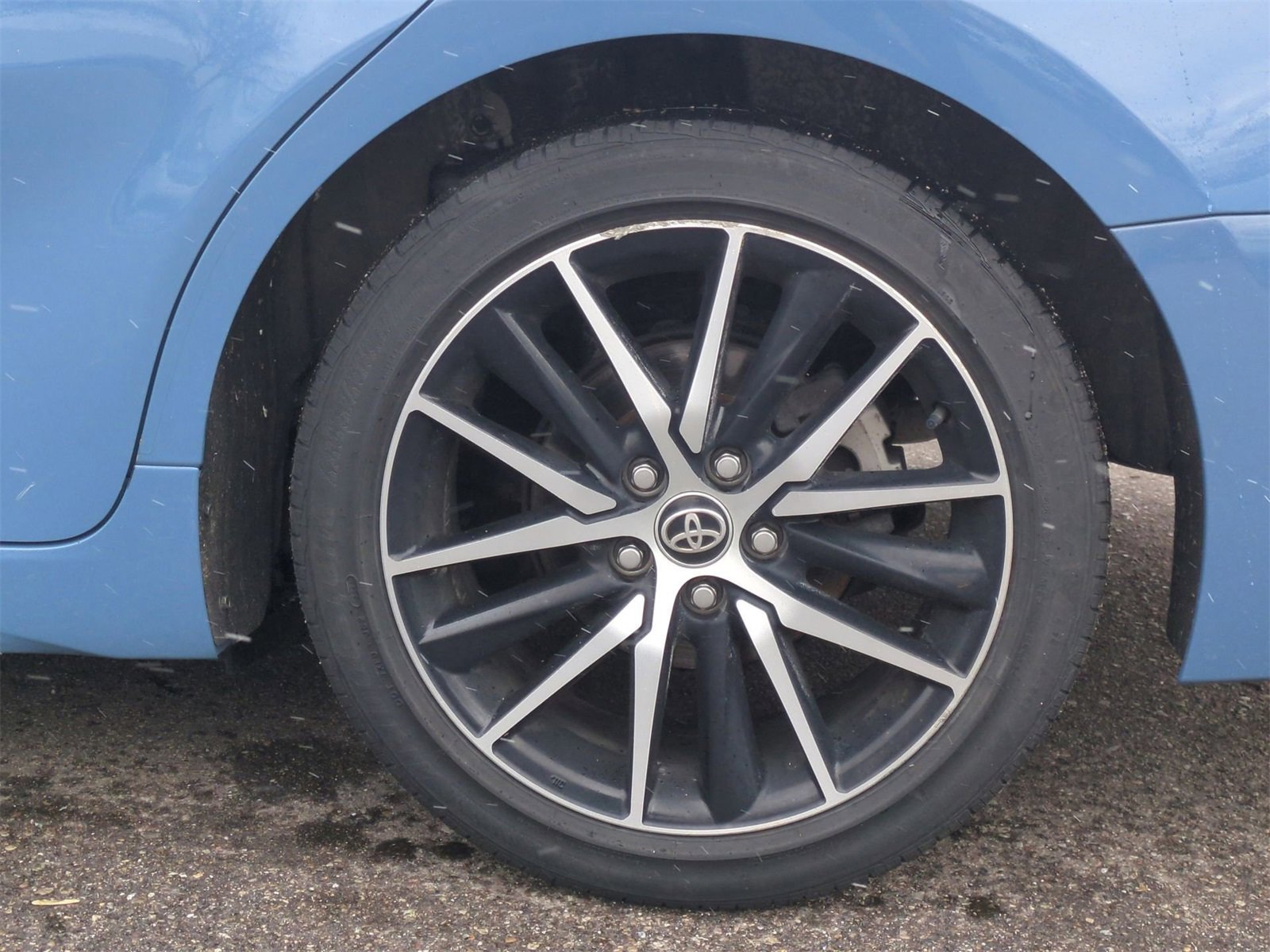 Thumbnail: 2023 Toyota Camry - 14