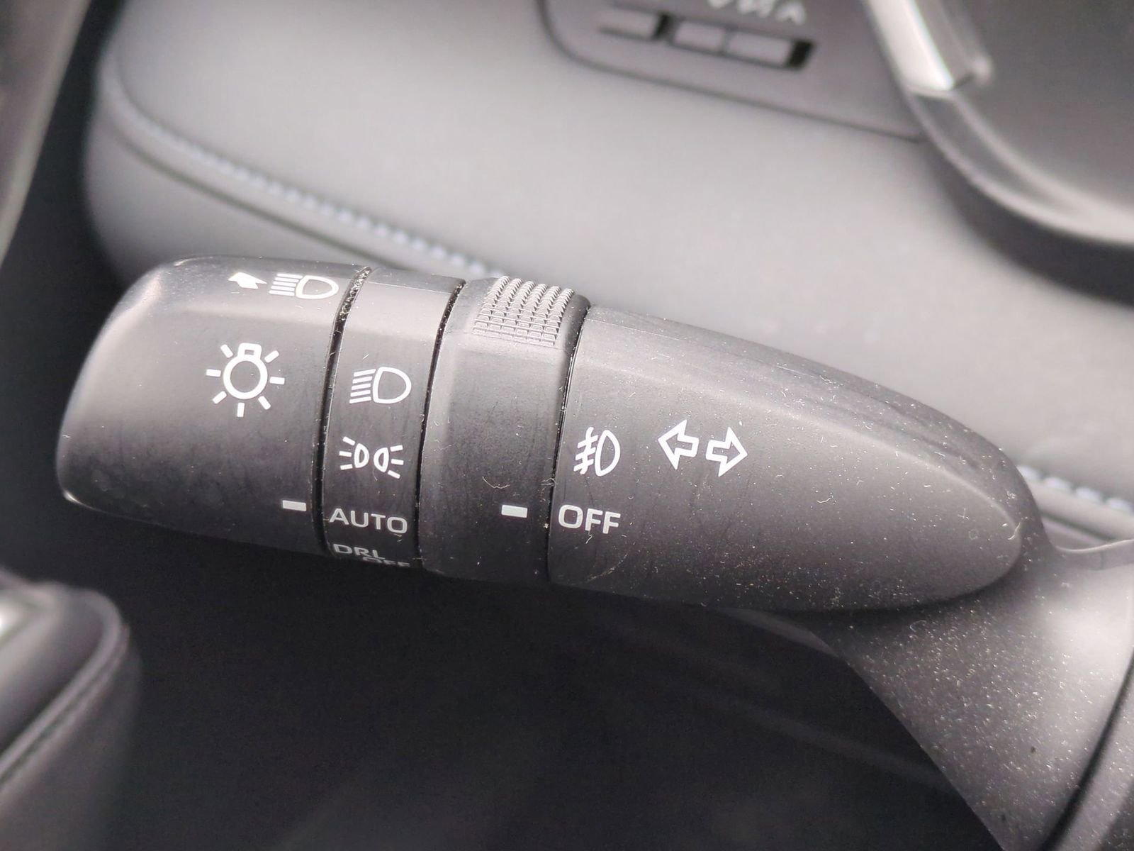 Thumbnail: 2023 Toyota Highlander - 29