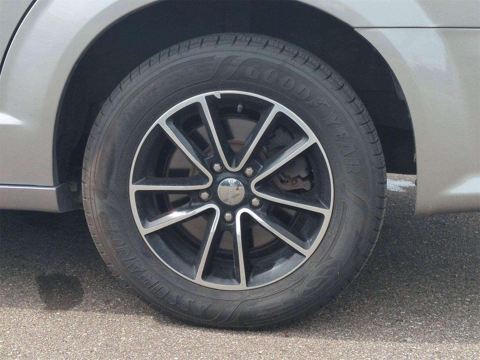Thumbnail: 2019 Dodge Grand Caravan - 14