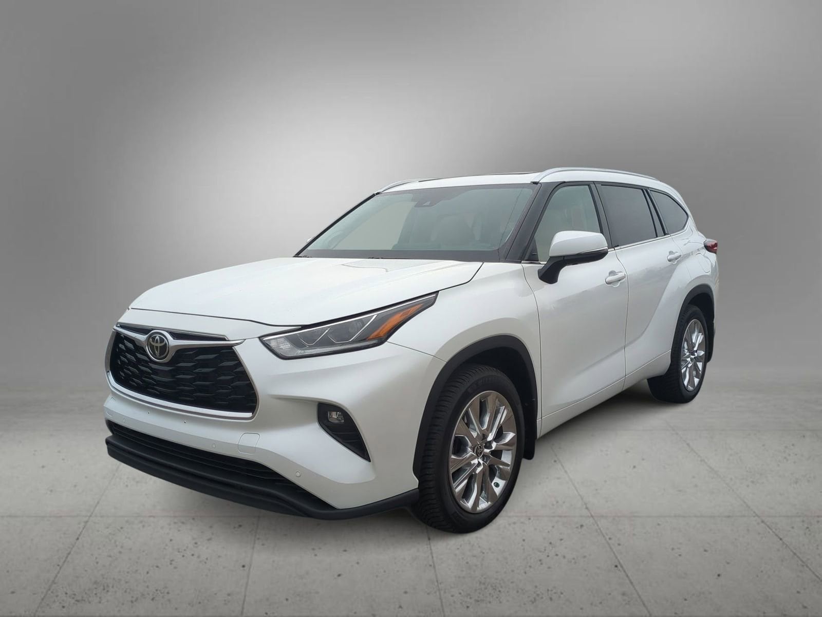 Thumbnail: 2023 Toyota Highlander - 4