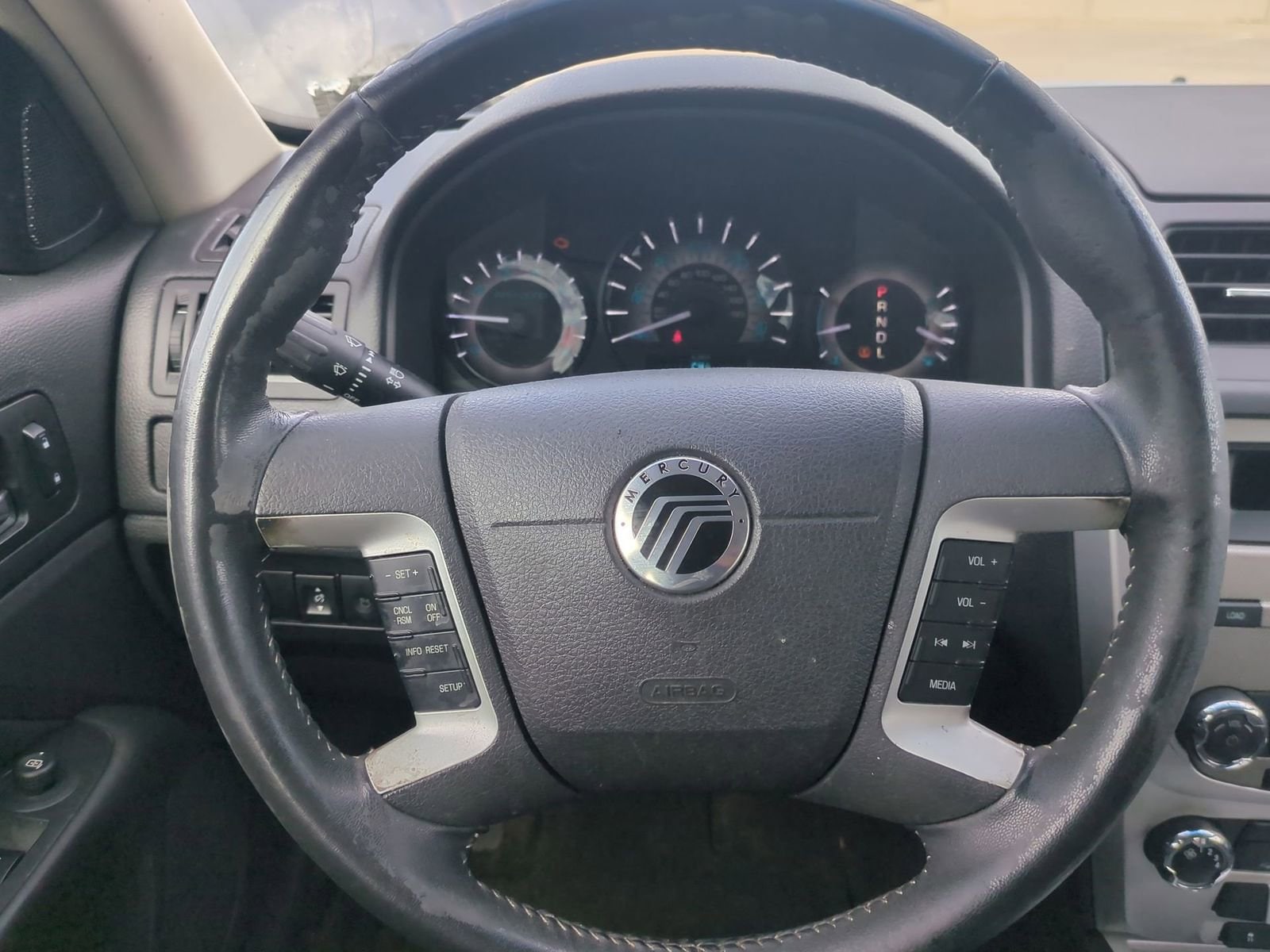 Thumbnail: 2010 Mercury Milan - 22