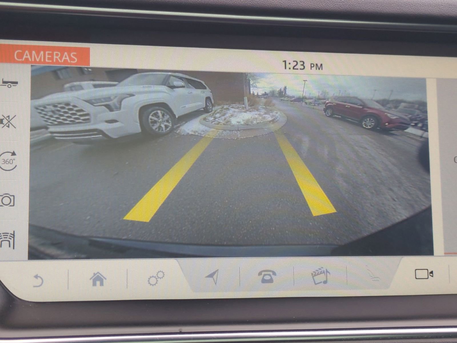 Thumbnail: 2017 Land Rover Range Rover - 31