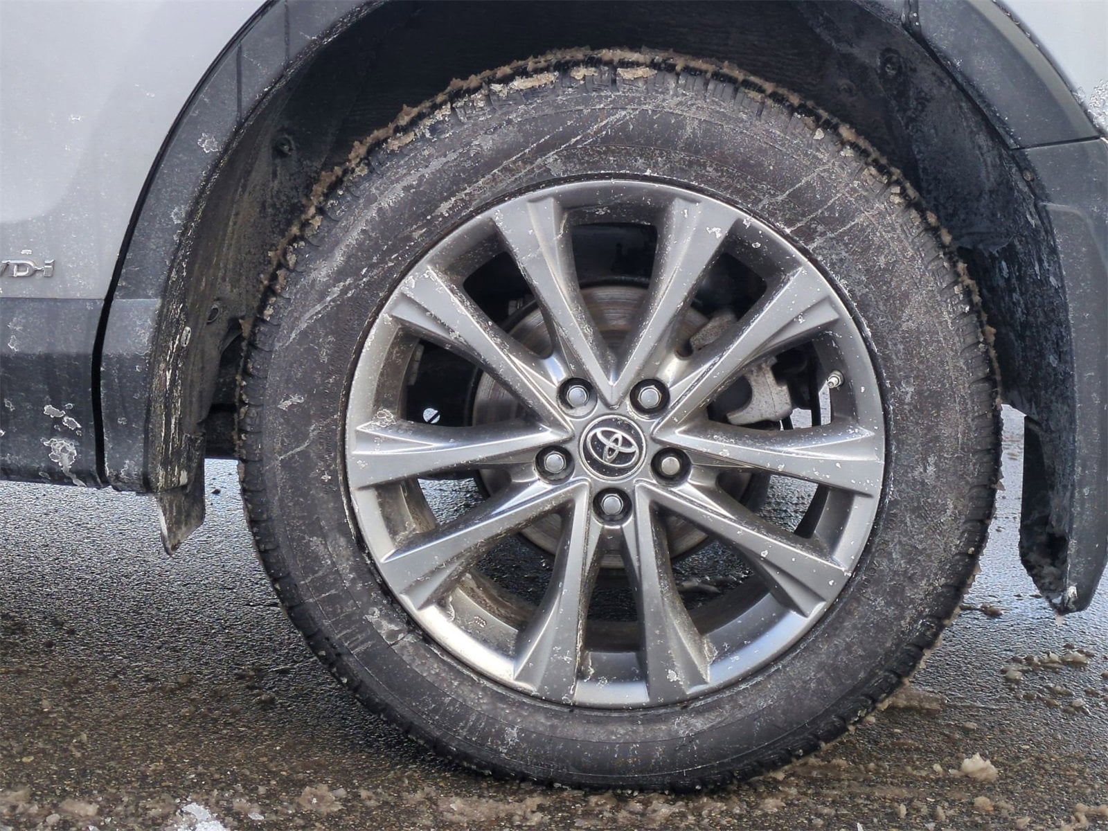 Thumbnail: 2017 Toyota RAV4 - 14