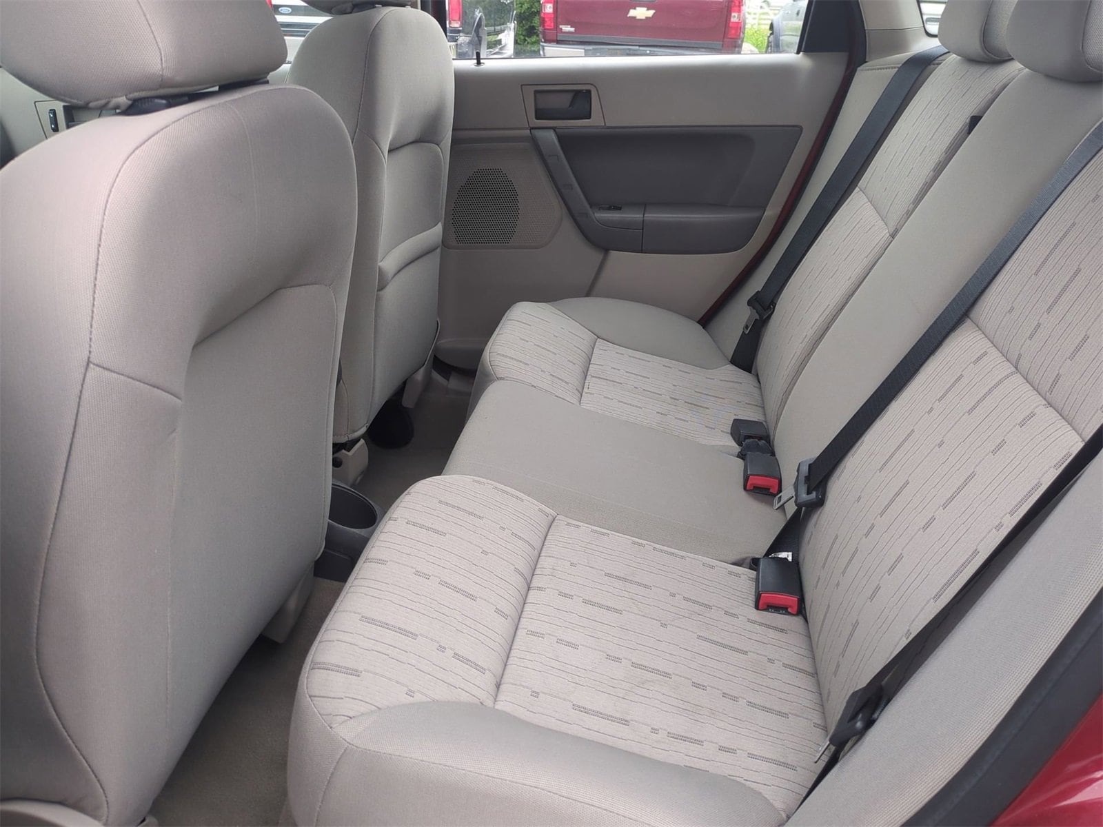 Thumbnail: 2010 Ford Focus - 19