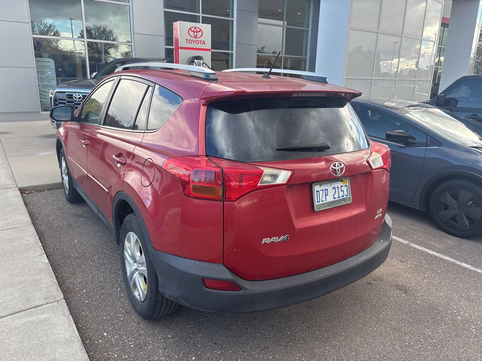Thumbnail: 2015 Toyota RAV4 - 5