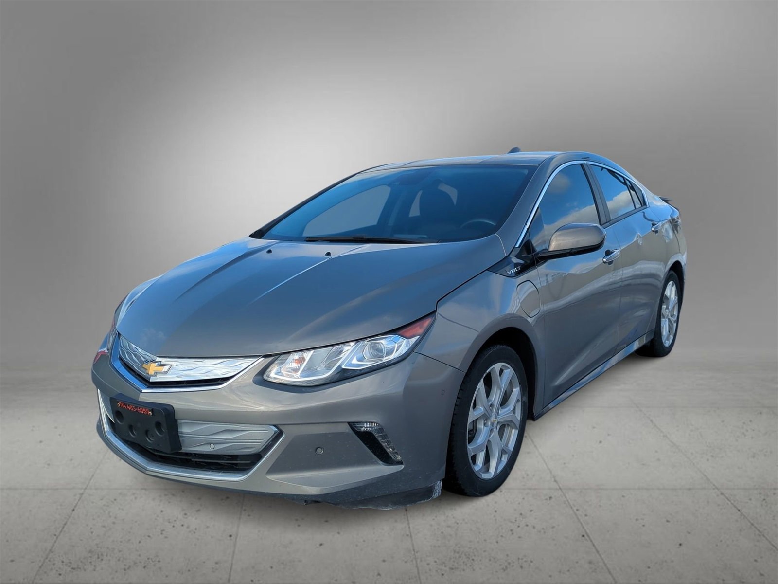 Thumbnail: 2017 Chevrolet Volt - 4