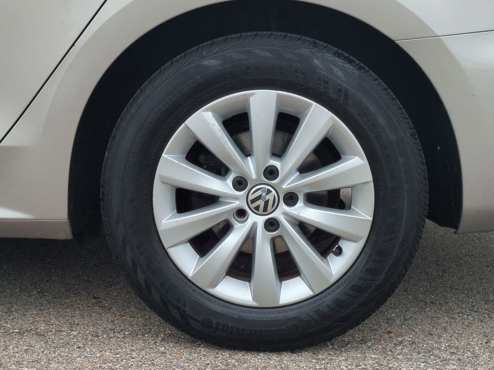 Thumbnail: 2013 Volkswagen Passat - 14